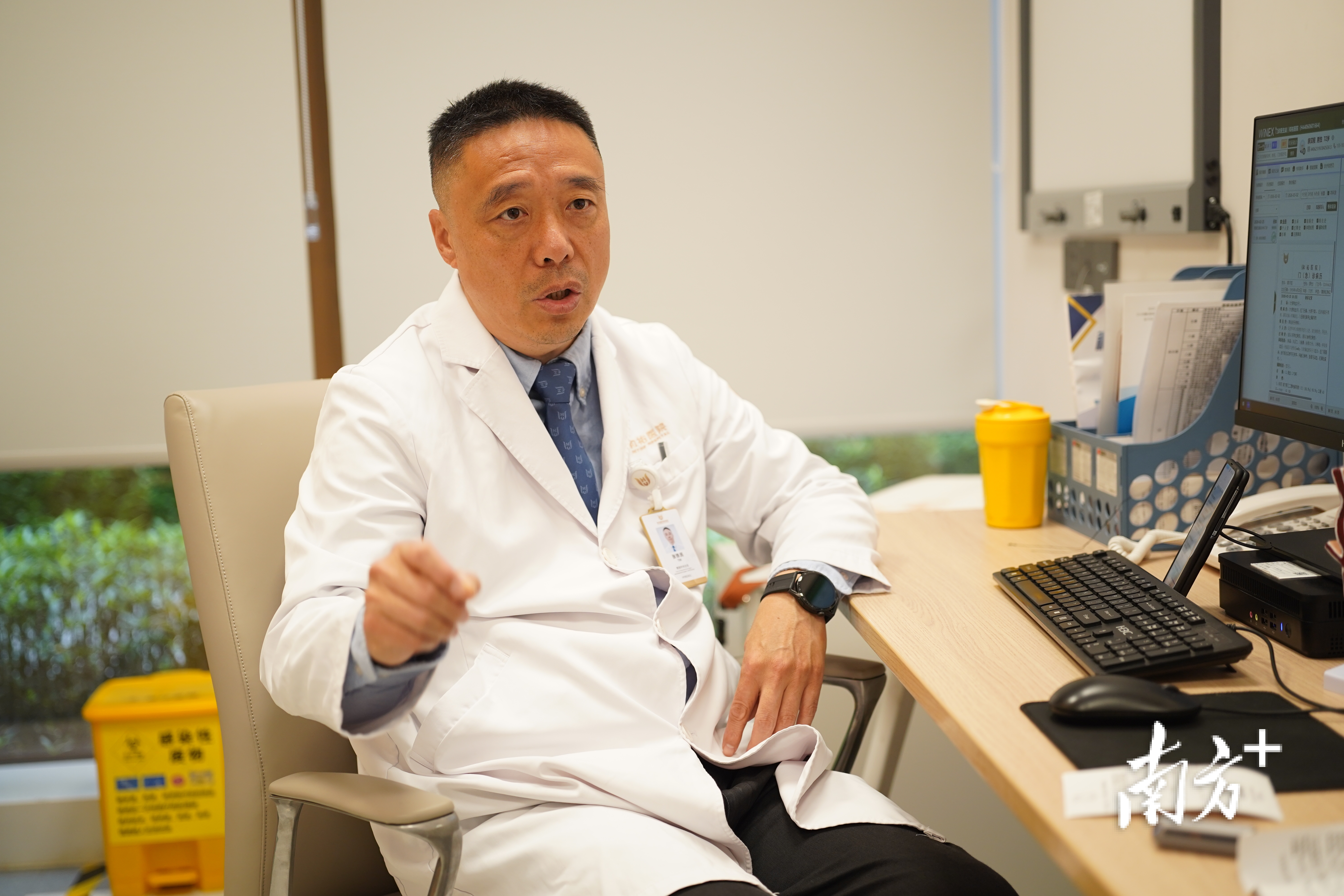 和祐医院胃肠外科主任张铁民有30余年从医经验，深耕胃肠外科疾病救治。  南方+ 戴嘉信 摄