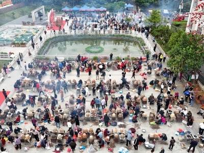 特写｜东莞鸡翅岭村，为长者办了场烧鹅争霸赛