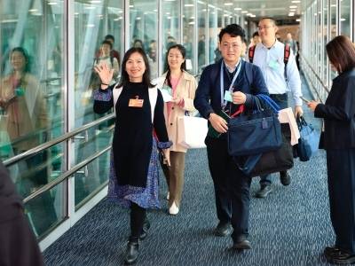 在粤全国人大代表启程赴京