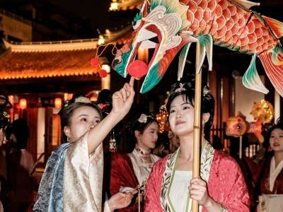 多图＋视频｜营花灯、汉服秀、猜谜语！元宵雨夜的潮州别样浪漫