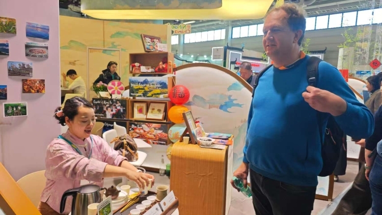 天下食材清远好，英德红茶在柏林向世界旅行商展现东方韵味｜广货行天下