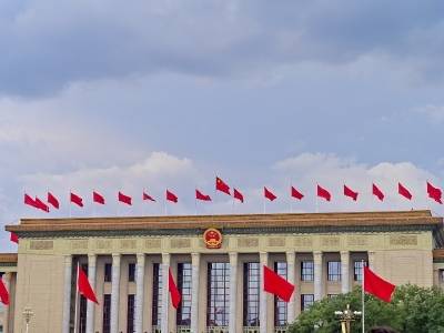 《中华人民共和国国民经济和社会发展第十五个五年规划纲要（草案）》摘要