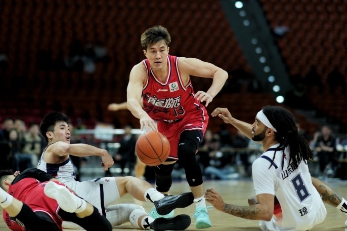 CBA常规赛，广州力克山东终结四连败