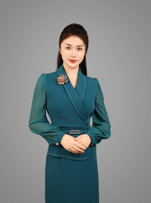 邱雪和团队带着惠州博罗的荔枝走出去。