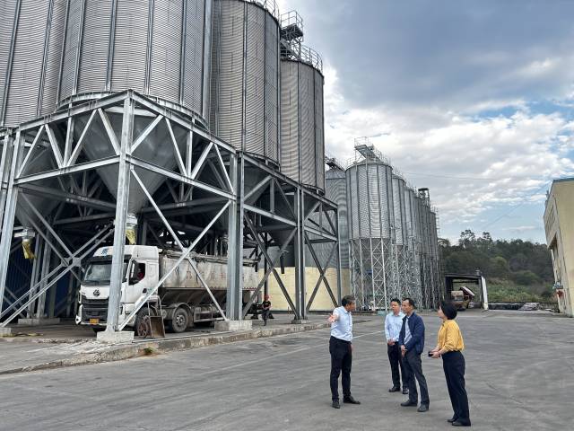 永和镇党政主要负责人到企业调研