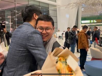 27岁小伙已从伊朗回到广州！感谢祖国的强大和同事的“云救援”