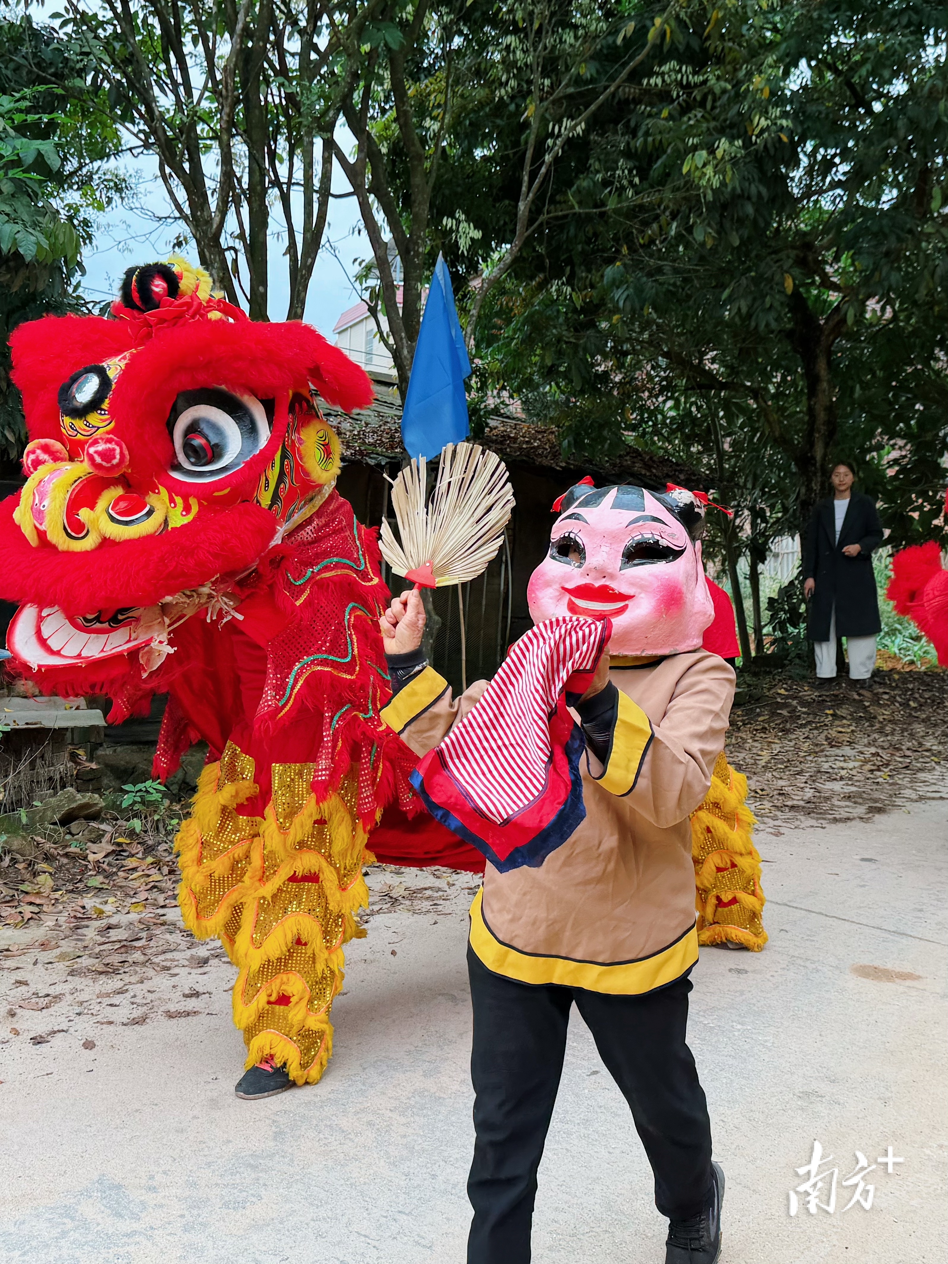 女队员们在彩排中。南方+刘舜欣 摄 