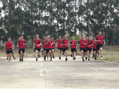 你追我赶砺精兵！南澳县组织预定新兵体能考核