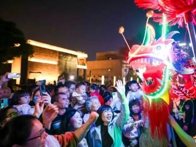 阅镇观｜一夜龙狮巡游，照见顺德北部新融合
