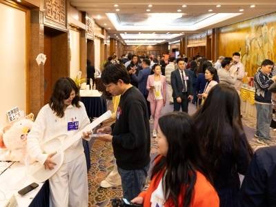 广东代表团举行开放团组活动，14位代表谈感受提建议凝聚共谋发展合力