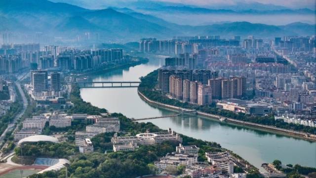 全国人大代表、梅州市市长王晖：实施“百千万工程”必须紧紧依靠群众