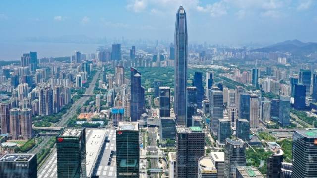 全国6座超3万亿城市，为何一半都在大湾区？| 两会热词