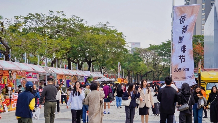 市长吴晓晖眼里的“宝藏”江门：  音乐棒棒糖、咖啡和摩托车