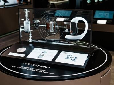 在百亿级耳边经济背后，站着深圳整个“声学军团” | 广货行天下 圳品新八样