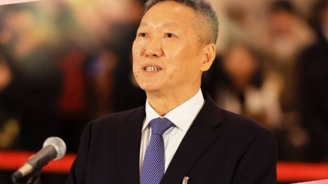 两会Vlog | 收废电池做到全球领先，广东企业家李长东走上代表通道