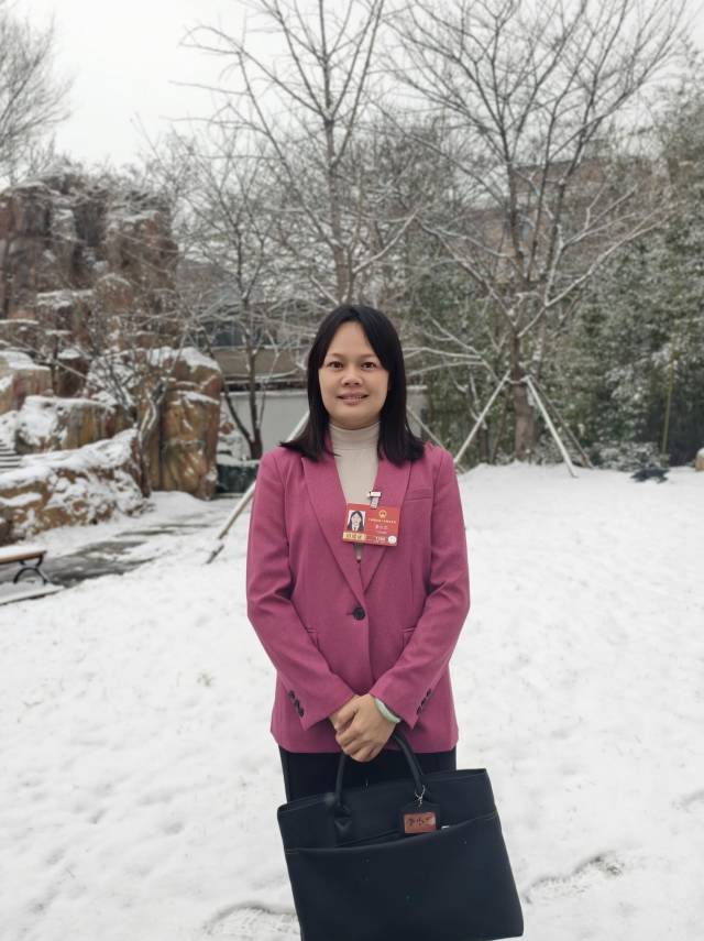 全国人大代表、云浮罗定市黎少镇人民政府一级科员李小兰（受访者供图）