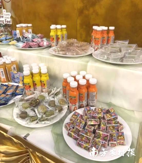 在广东代表团开放日活动现场，新会陈皮系列产品备受代表与媒体青睐。图片来源新会发布