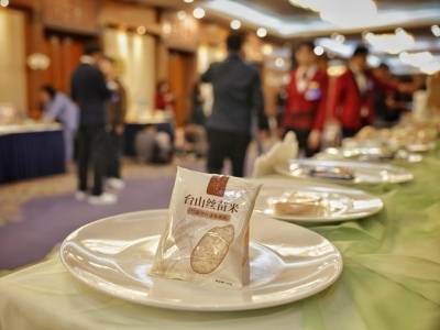 代表“带货”上两会