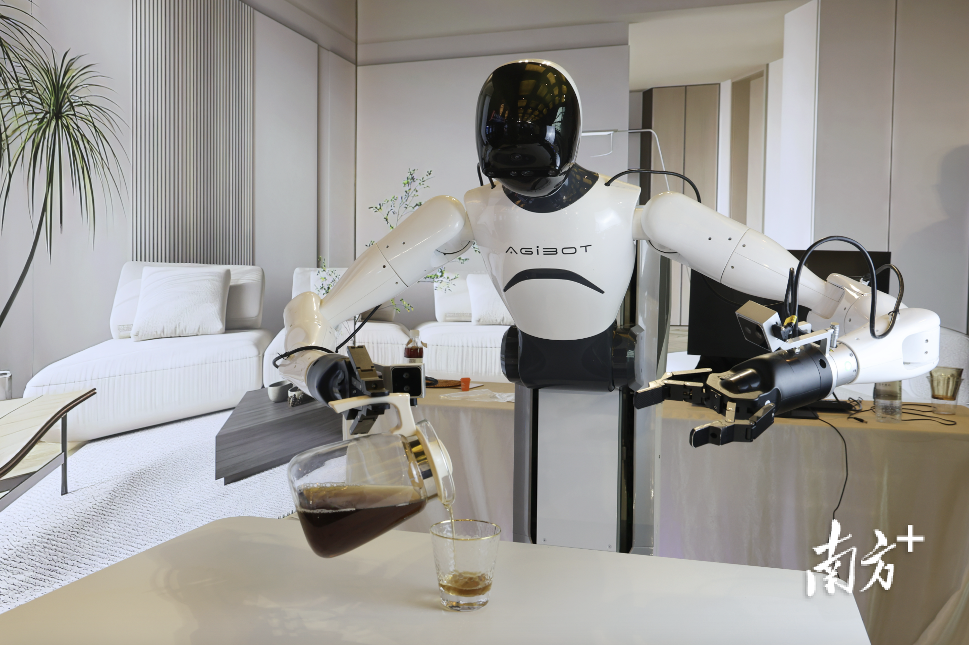 具身智能应用场景展示。