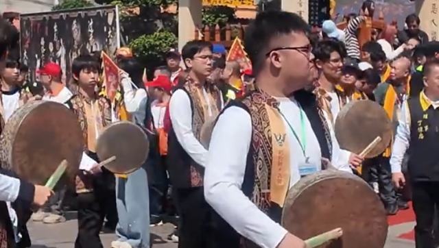 视频 | “不是表演是回家！”马来西亚潮人锣鼓队亮相青龙庙会