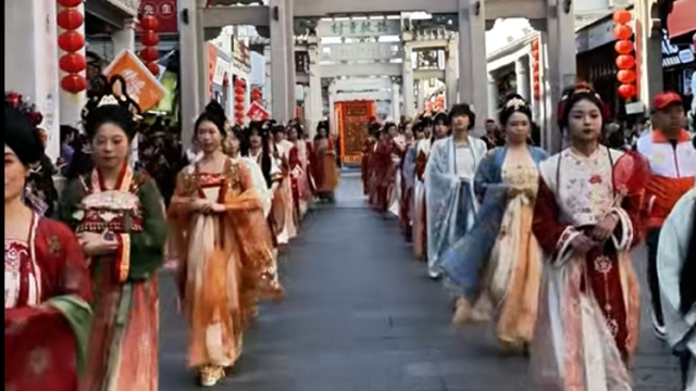 视频 | 美！潮州青龙庙会首支明制汉服队亮相