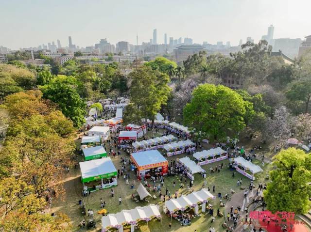 3月14日，“广货行天下·粤牧优品”文明集市在华南农业大学竹铭草海热闹开市。