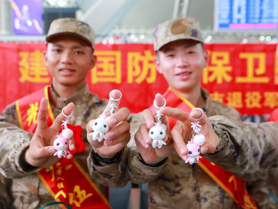 “大湾鸡”手信送新兵，广州这波操作太暖