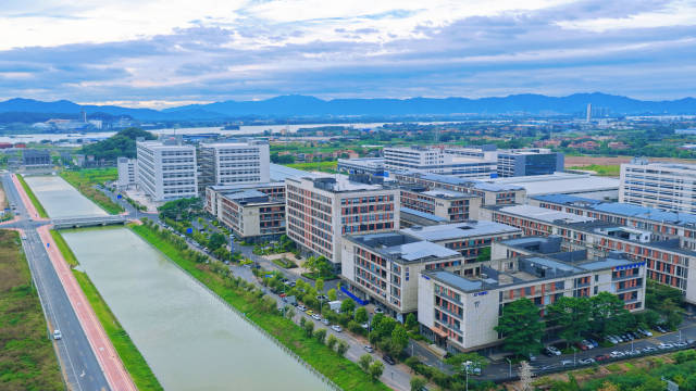 聚龙湾新型电力装备产业园。