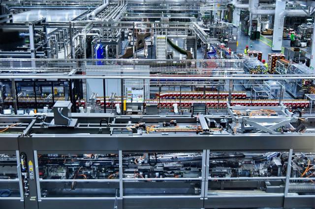 嘉士伯佛山三水生产基地生产线。