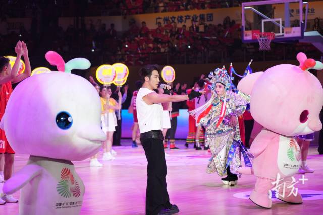 南方+ 姚志豪 拍摄