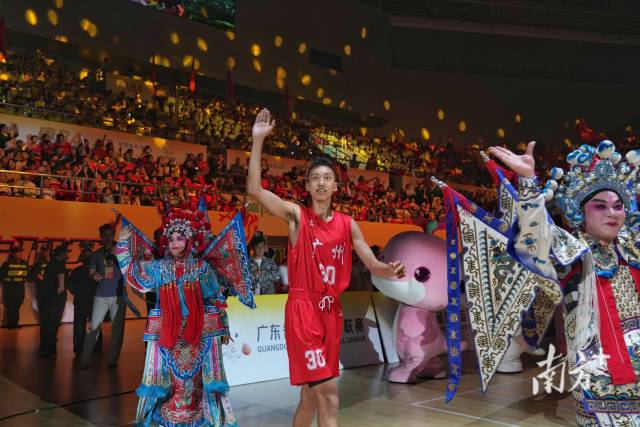 南方+ 姚志豪 拍摄