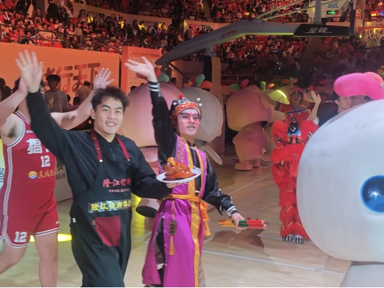 揭阳隆江猪脚饭、英歌舞亮相粤BA