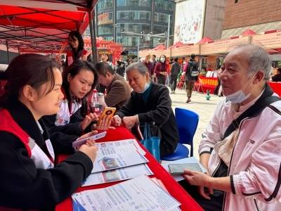 找工作、享服务、玩游戏！黄花岗街这场家政集市便民又暖心