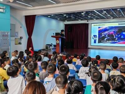 科苑社区开展交通安全宣教行动，警社联动共筑平安校园