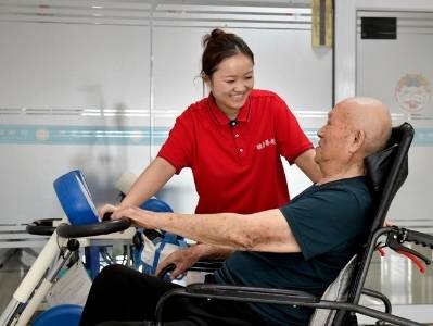 长护险成为“第六险”再提上日程！和你我有什么关系? | 财知道