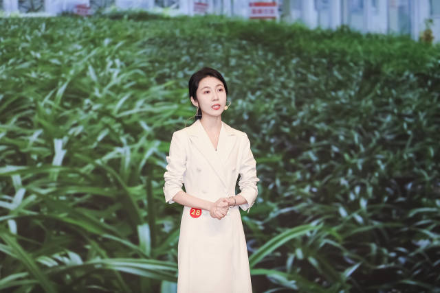 融媒体记者何丽蓉