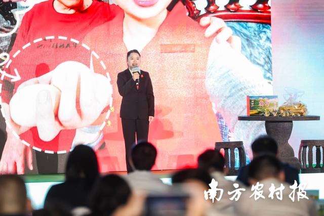 “腐竹妹妹”佛冈县人民法院选调生、湴江村驻村干部莫静怡。