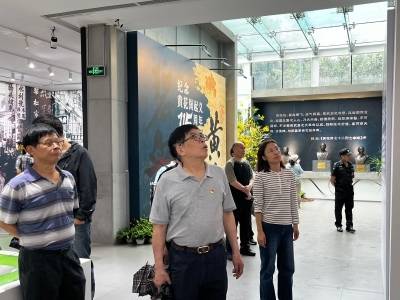 永泰社区党委开展“缅怀革命先烈，传承红色基因”主题党日活动