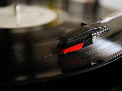 直播间里的音乐版权纠纷，近7000万元标的一揽子调解，有何启示？