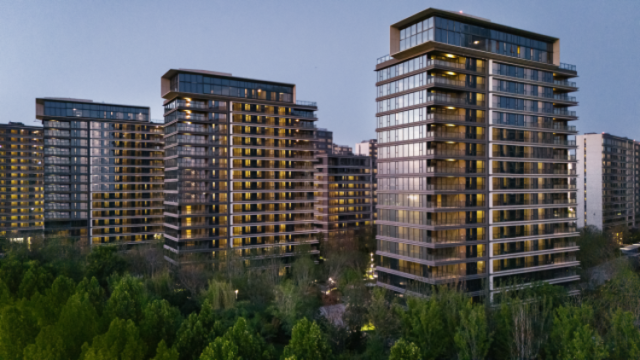 融创2025年业绩喜忧参半丨冷眼看财报