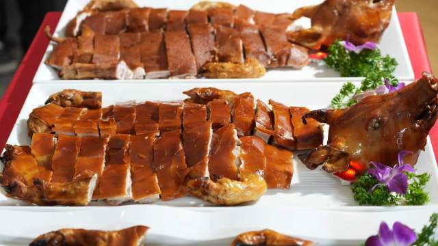 温氏股份推出的鲜乳猪产品。