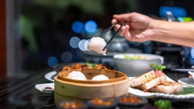 24小时红线划下，广州早茶新规推动行业走向“透明分层”｜南方产业观