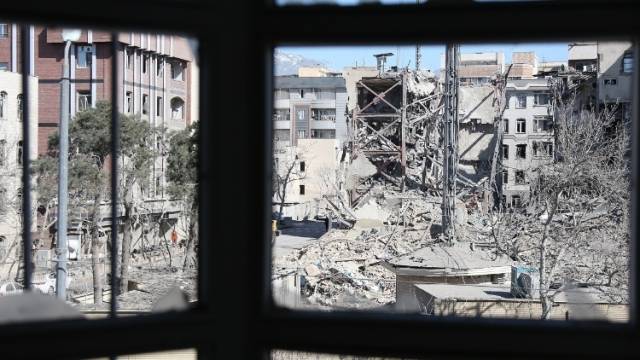 “胜利”还是“继续打”？一文看懂特朗普伊朗问题最新讲话 | 快问快答