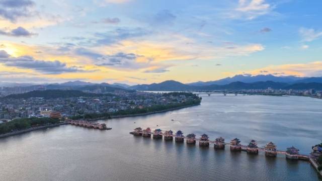 胡文涛 曾丹凤：在统筹好发展与安全中践行正确政绩观