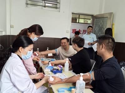 践行初心显担当 无偿献血暖人心！丰顺县埔寨镇人大代表积极参与无偿献血活动