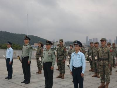 红花岭下寄哀思，龙岗区人武部开展清明祭扫活动