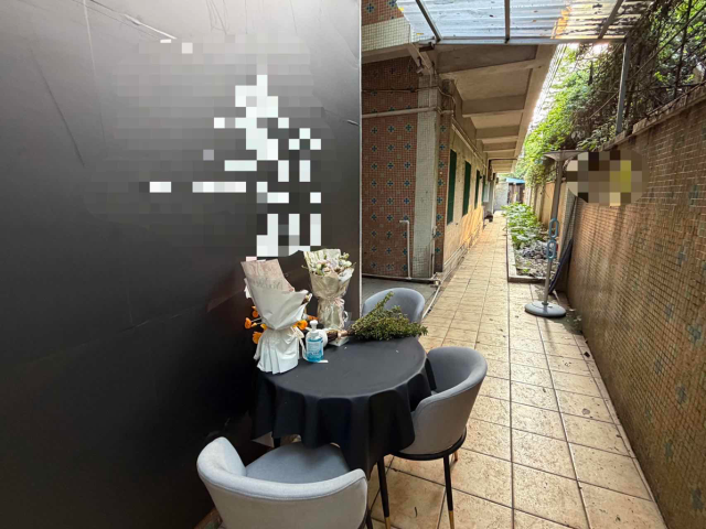 广州番禺区一处宠物火化点紧邻小区。