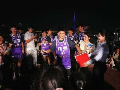 粤BA珠海队海上见面会变大型充电现场，球迷祝福超暖