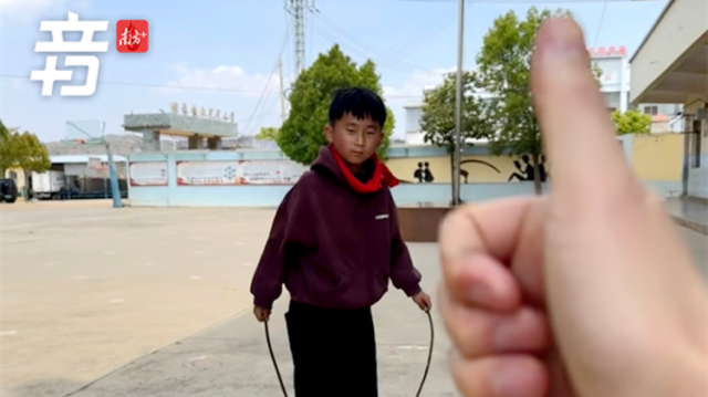 +音 | 他是体育课上“最慢”的孩子，老师做的这件事，为何感动全网？