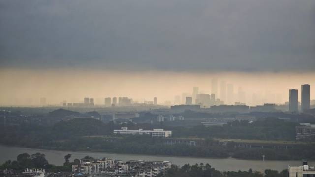 延时摄影看强对流天气过境广州 ，6日起雨势减弱